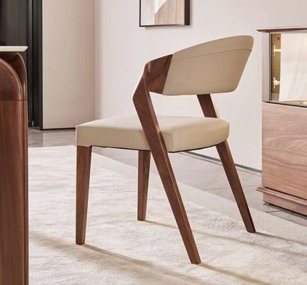 Woonkamermeubelen Eetstoel van massief hout met op maat gemaakte ontwerpen en PU-leerkussen