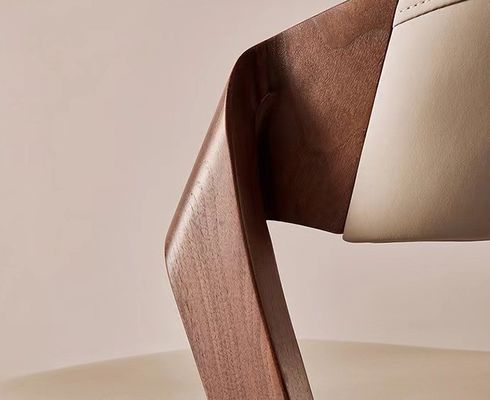 Woonkamermeubelen Eetstoel van massief hout met op maat gemaakte ontwerpen en PU-leerkussen