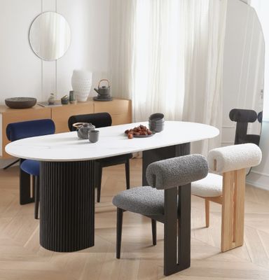 Vintage eetstoel van massief hout met gelakte afwerking en verwijderbaar sponskussen