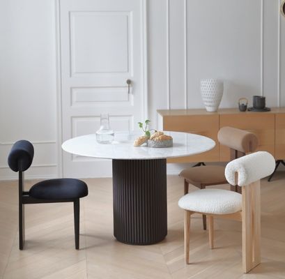 Vintage eetstoel van massief hout met gelakte afwerking en verwijderbaar sponskussen