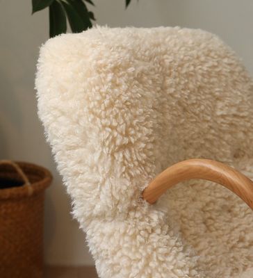 Armsteun Nordic Lounge Houten bank Leisure Chair Solid Wood Artificial Lamb Wool Sofa Chair Met armsteun Op maat gemaakte ontwerpen