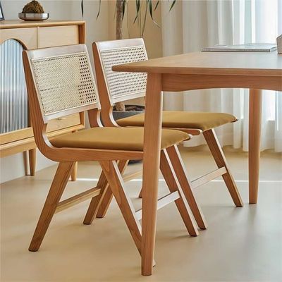 Stoel voor de arm van massief hout en rotan Modern ontwerp voor commerciële meubels