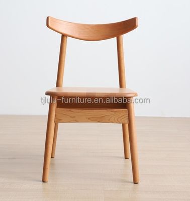 Eetstoel van massief hout met modern ontwerp voor Eetkamermeubelen in Cafe Restaurant bij en Nordic Simple Design