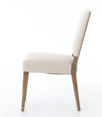 Restaurant Hotel Eetstoel van massief hout met nitrolacquer en moderne stoffen