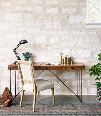 Restaurant Hotel Eetstoel van massief hout met nitrolacquer en moderne stoffen