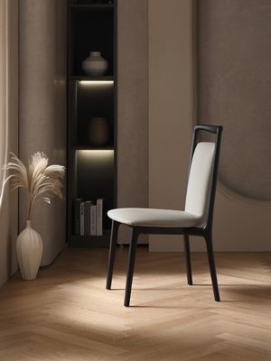 Huismeubelen Moderne Noorse stijl Restaurant Eetkamer Houten eetstoelen met nitrolacquer afwerking