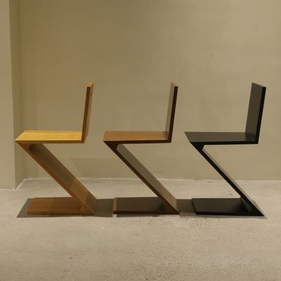 Postverpakking N Moderne Noordse stijl Z Houten gestapelde stoelen voor huishoudelijk meubilair in eetkamer van restaurant en café