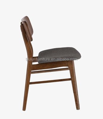 Huismeubelen Massivhouten raam Eetstoelen met op maat gemaakte kleuren en gepoleerde stoel