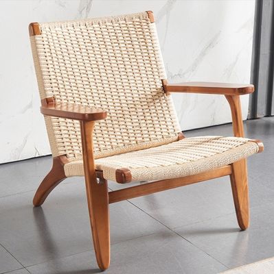Meubelen voor woonkamers van massief hout met nitrolacquer armsteunstoelen