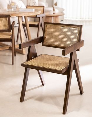 Aanpassen van natuurlijke robuuste rattan dekking materiaal moderne massief hout eetstoel voor restaurant hotel