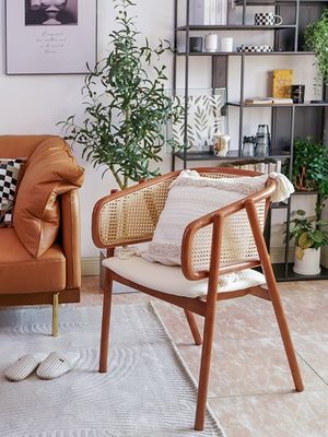 Robuuste nitrolacquer afwerking Japanse ontwerp massief hout rattan eetstoelen voor restaurants en eetzalen 2023