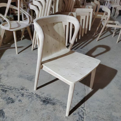 Witte/bruine Noorse design Moderne restaurantstoelen van massief hout PU leer eetkamerstoel