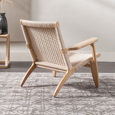 Moderne woonkamermeubilair van massief hout Eetstoel met geweven koordstoel en houten arm in natuurlijke/noot/zwart