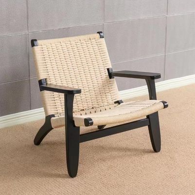 Moderne woonkamermeubilair van massief hout Eetstoel met geweven koordstoel en houten arm in natuurlijke/noot/zwart