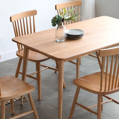 Robuuste stijl modern eenvoudig ontwerp Amerikaanse walnootkleur massief hout eettafel set stoel