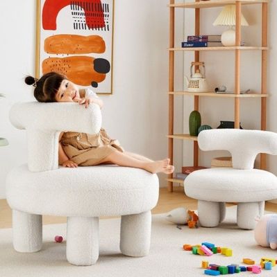 Eetbank van massief hout stoel in moderne Noordse lamswol stijl voor wacht- en eetkamer