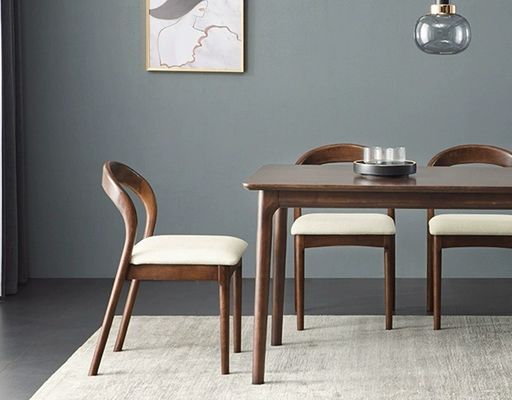 Moderne Noorse houten eettafel en stoel met rubberen houten raam voor thuisbureau