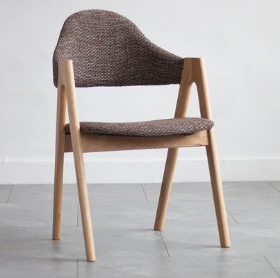 Postverpakking Nordic Style Stofkunstenaar Home Leisure Solid Wood Eetstoel met rubberen houten frame