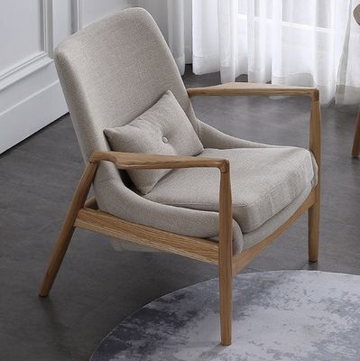 Woonkamermeubilair Stevige houten stoelen Sofa met gepoleerde armleuningen en kussens