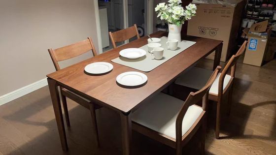 Comfortabele Kussen Massivhouten Eetstoel in de natuur Populaire kleuren voor hedendaags restaurant