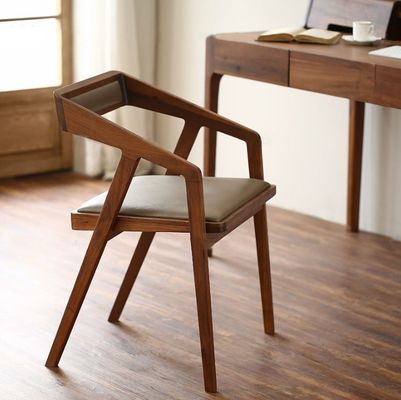 Huismeubelen Moderne Noordelijke ontwerp Houten eetkamer stoel met massief hout en PU leer