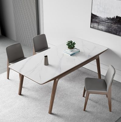 Eenvoudige lichte luxe massieve houten eettafel voor modern en chique interieurs