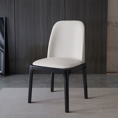 Moderne eetkamermeubilair Houten stoel met massief houten constructie