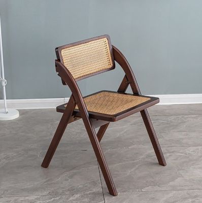 Gebouw voor kantoren en eetgelegenheden Houten trouwstoel met opvouwbaar ontwerp