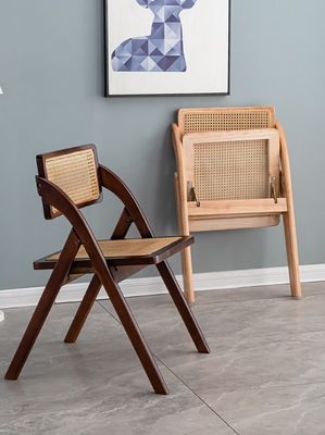 Gebouw voor kantoren en eetgelegenheden Houten trouwstoel met opvouwbaar ontwerp