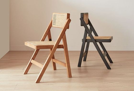 Moderne bruine houten bruidsstoel vouwbare rattan stoel voor kantoor dineren en bruiloften in natuurlijke stijl