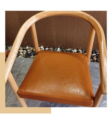 Noord-Europese massief hout PU lederen kussens Eetstoel voor restaurant Op maat gemaakte ontwerp en OEM-service aanvaard