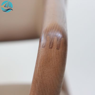 Geen opvouwbare stoel van massief ashout voor moderne luxueuze houten ruststoel in hotelkamer