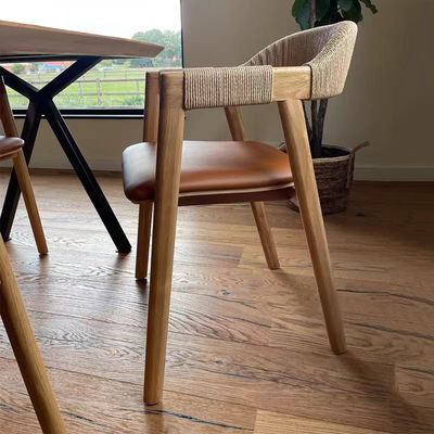 Kantoorgebouw Eetkamer stoel met geweven koord en gelakt afwerking in vintage houten ontwerp