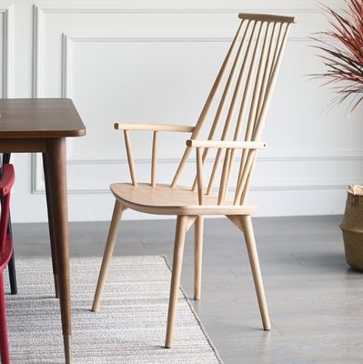 Aanpassing Moderne houten armsteun Stof Eetstoel voor Top kwantiteit in restaurants en hotels