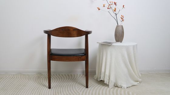 Nitrolacquer Finish Nordic Solid Wood Armleuningskussen Stoel voor het eten Hotel Huis Presidentstoel Restaurant Cafe Store