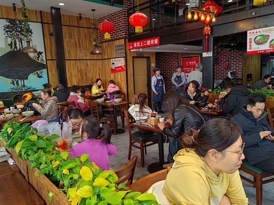 Postverpakking N Houten restaurantladder Achtersteel voor het eten Massief houten stoel op maat