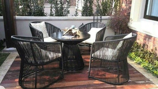 Metalen eetstoel Italiaanse stijl Houten café stoel voor moderne luxe buiten zitplaatsen