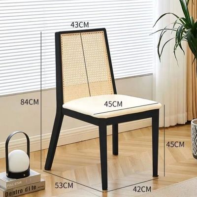 NC/PU Verf Afwerking Hout Polstered Eetstoel voor Modern Nordic Design en Solid Wood Style