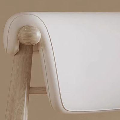 Postverpakking en stoelen van massief hout voor moderne eetkamer