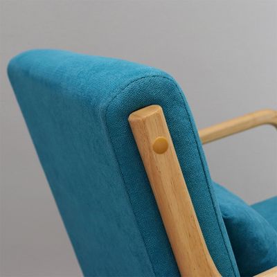Solid houten frame mid-century modern fluweelstof schommelbank stoel voor luxe woonkamer design stijl