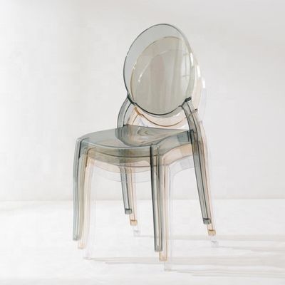Moderne stapelbare eetstoel gemaakt van transparant pc-materiaal voor stapelbaar in hotel café woonkamer
