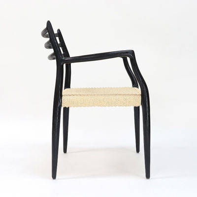 Moderne eetstoel met handgeweven koord Nitrolacquer Afwerking van massief hout met armsteun Moderne ontwerp