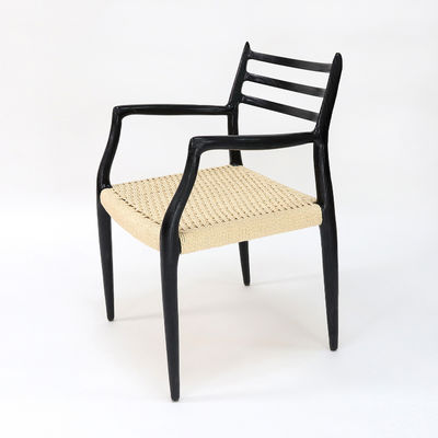 Moderne eetstoel met handgeweven koord Nitrolacquer Afwerking van massief hout met armsteun Moderne ontwerp