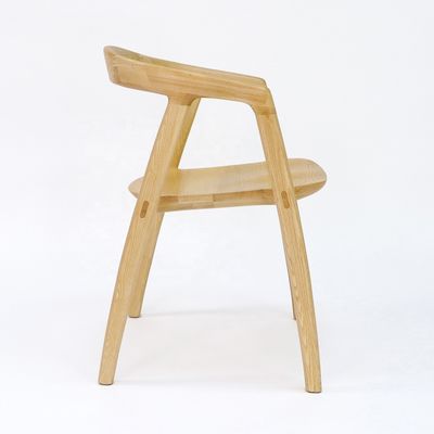 Moderne restaurant in Noorse stijl Houten fauteuil Design Solid Ash Houten eetstoelen met huismeubilair en postverpakking