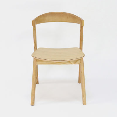 Verbeter uw restaurant of hotel met een eetstoel van massief hout in as/rubber hout frame materiaal