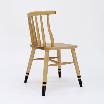 Natuurlijke Walnoot Vintage Houten Klassieke Op maat gemaakte Massieve Houten Eetstoel voor Restaurant W41.5*D48*H76CM