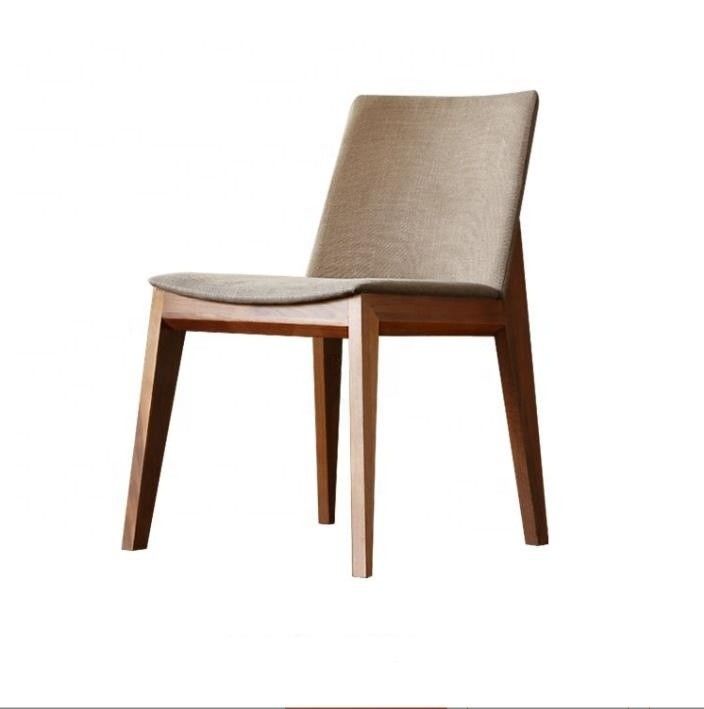 Eetstoelen van hout van Noordse stoffen De perfecte keuze voor moderne eetkamermeubilair