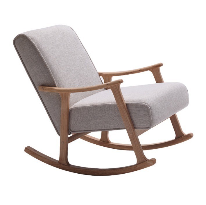 Praktische houten schommelstoel met hoge dichtheid van sponzenstof voor woonkamer in Europese stijl