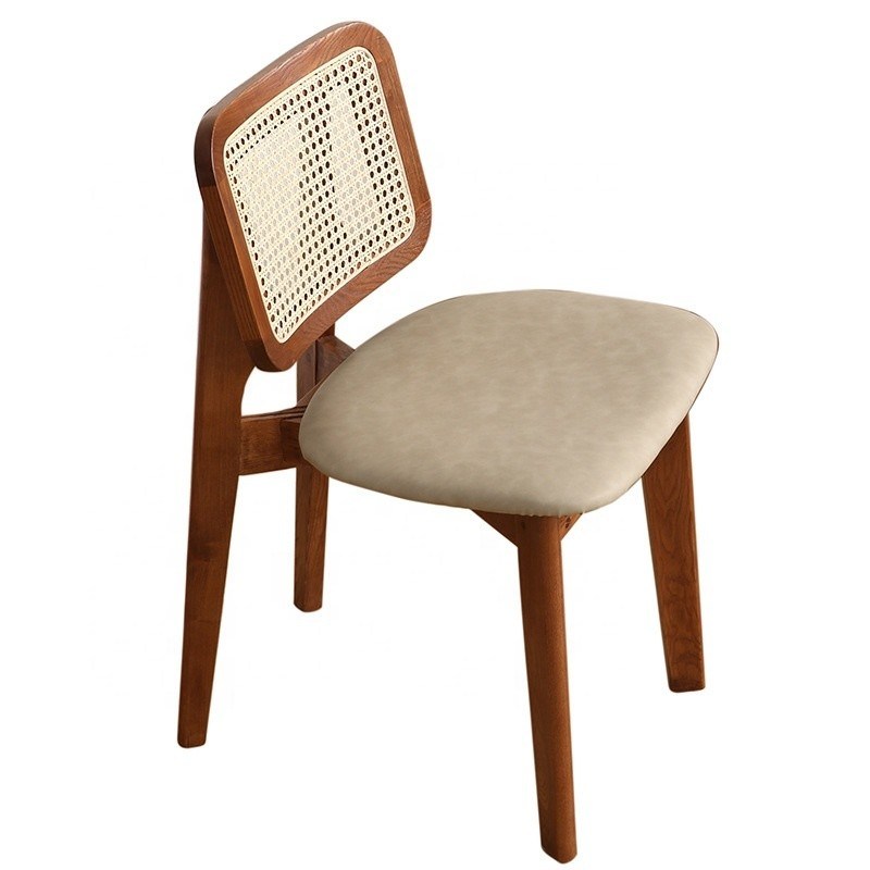 Creëer een luxe eetbeleving met Nordic Light Luxury Solid Wood Rattan Back Leather Chair