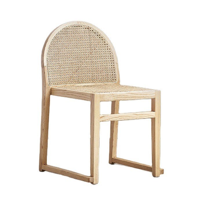 Moderne stoelen voor de eetkamer van massief hout voor het verpakken van post en op maat gemaakte ontwerpen